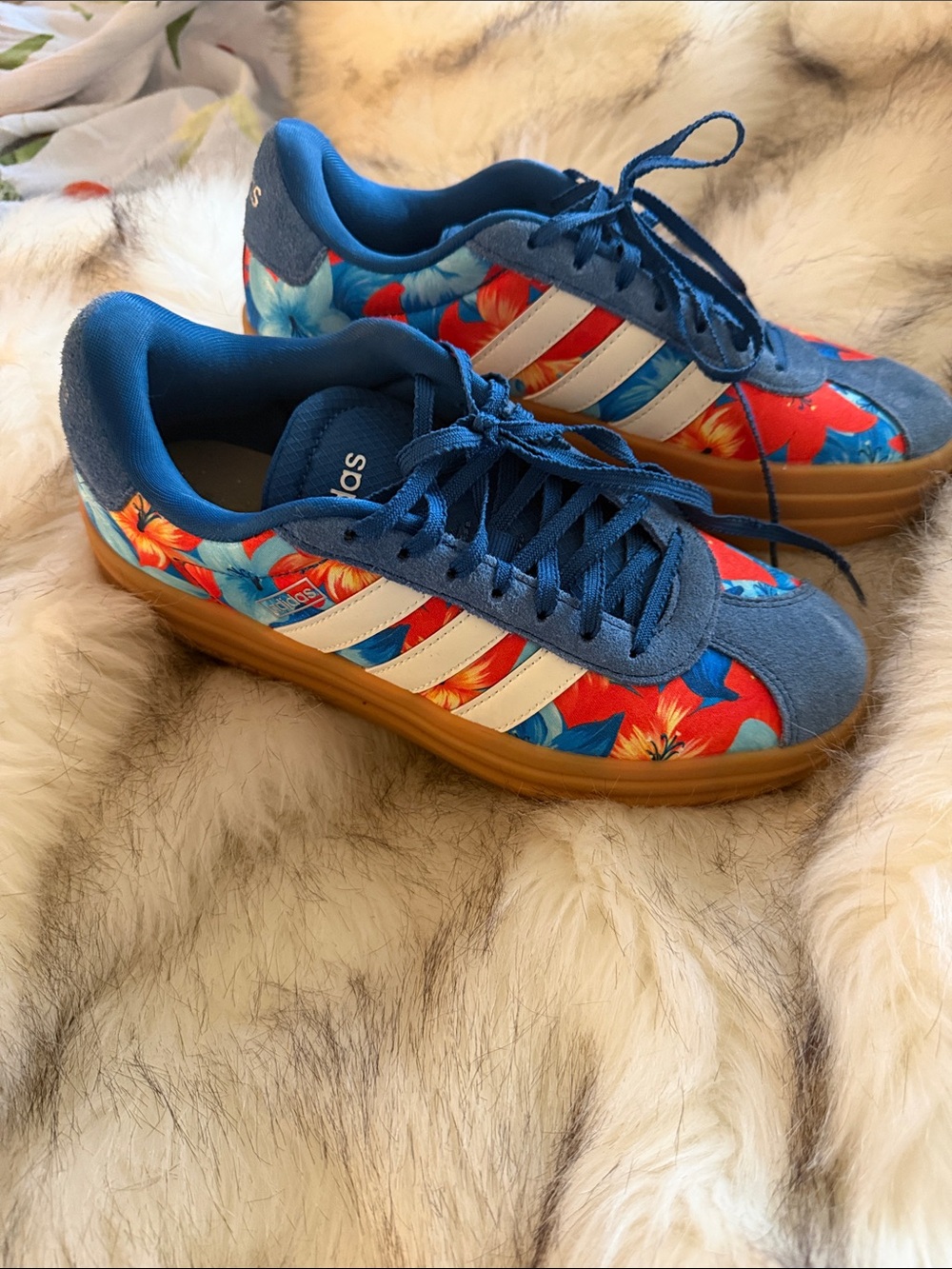 adidas Blue and Red Floral Low-Top Sneakers with Gum Sole